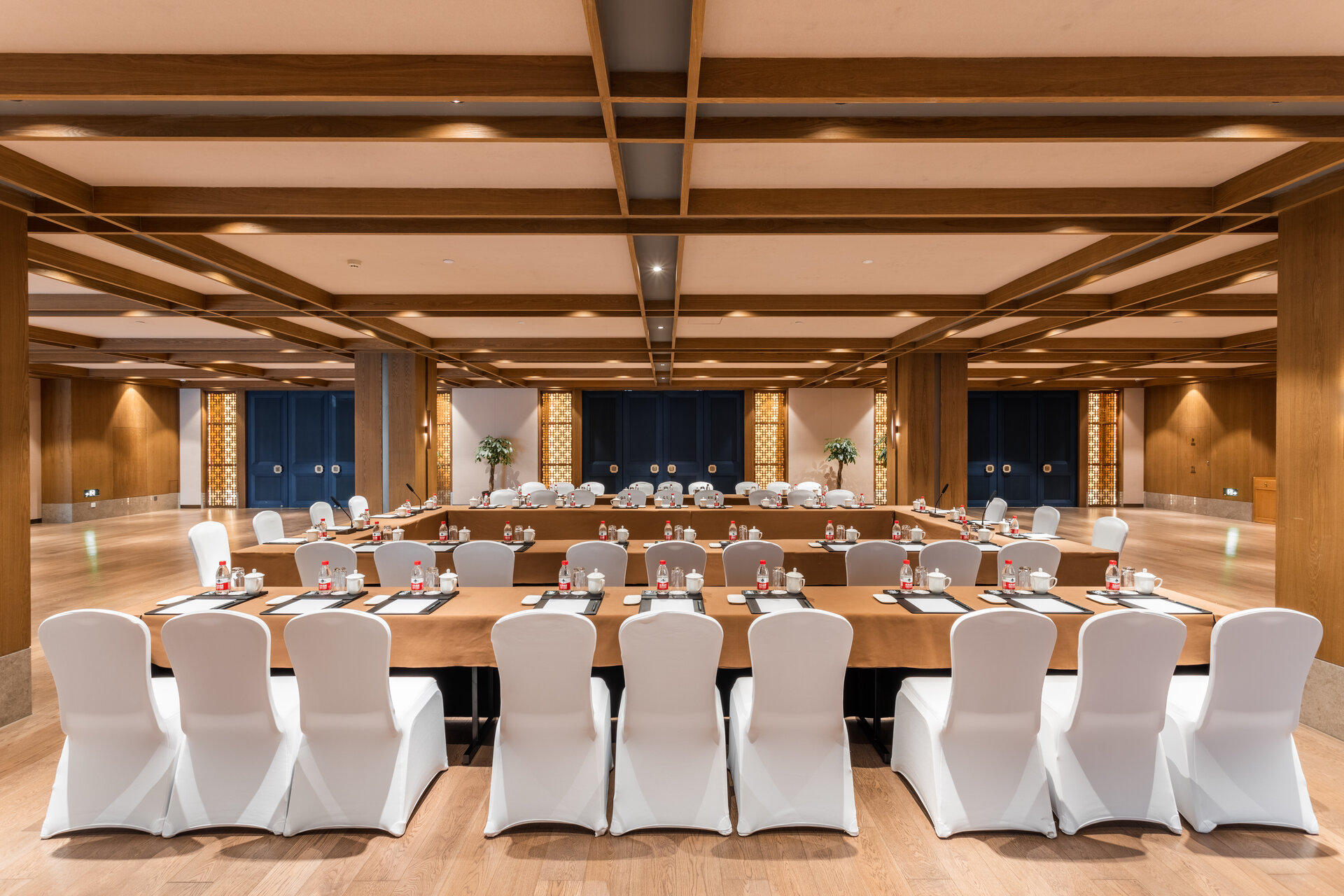 The Puchuan multi-function hall provides a versatile space for banquets and conferences.
