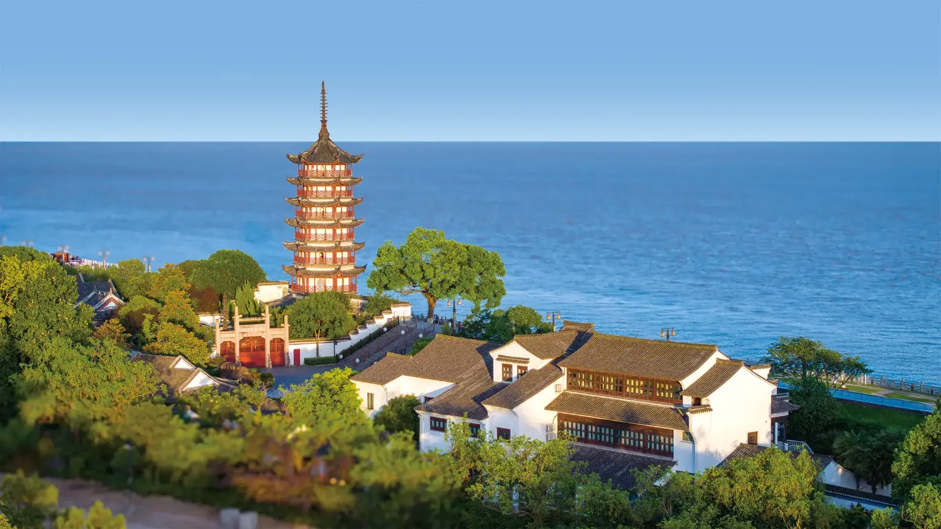 Yanguan Haichao Pagoda overlooking wide river surface